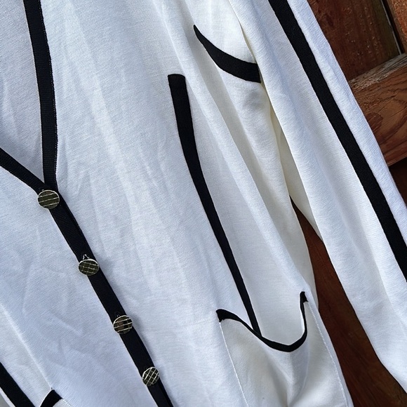 MISSLOOK White and Black Cardigan Sweater V-Neck Size 1X - Picture 8 of 10